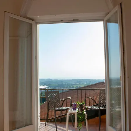 View & Free Parking