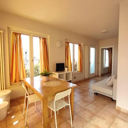 Apartment View & Free Parking Pastrengo