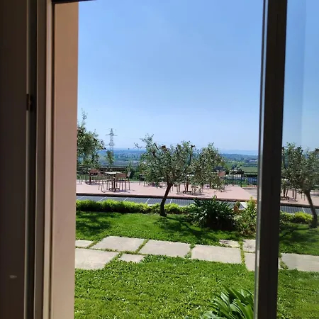View & Free Parking * Pastrengo